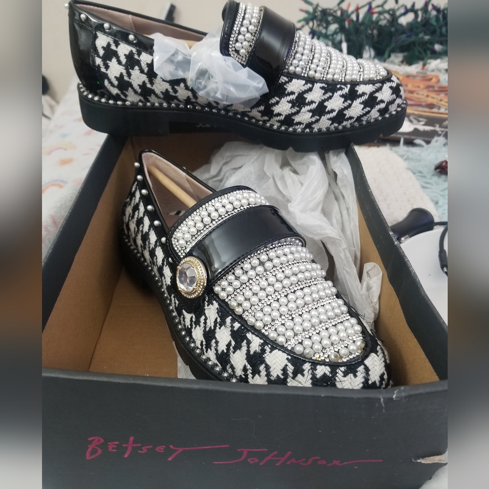 Betsey Johnson womens loafers size 8